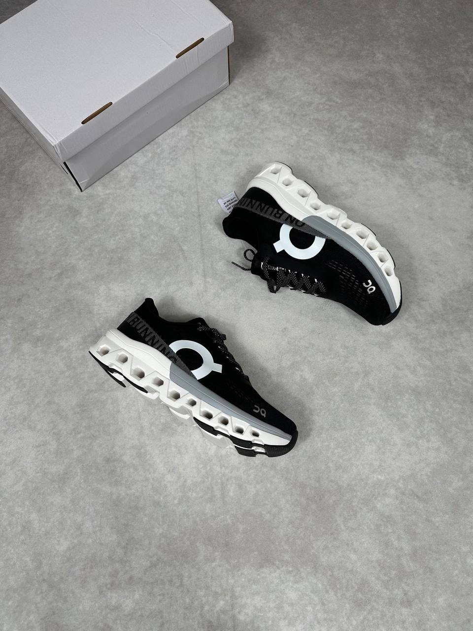 MENS ON CLOUD TRAINERS am0911