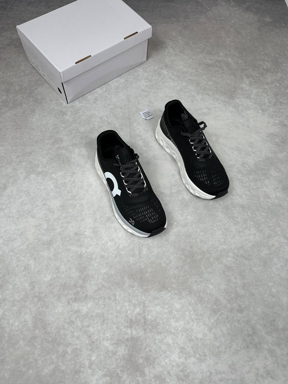 MENS ON CLOUD TRAINERS am0911