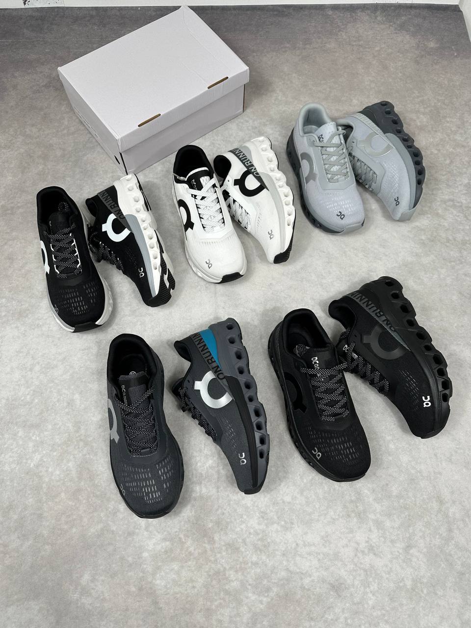 MENS ON CLOUD TRAINERS am0911