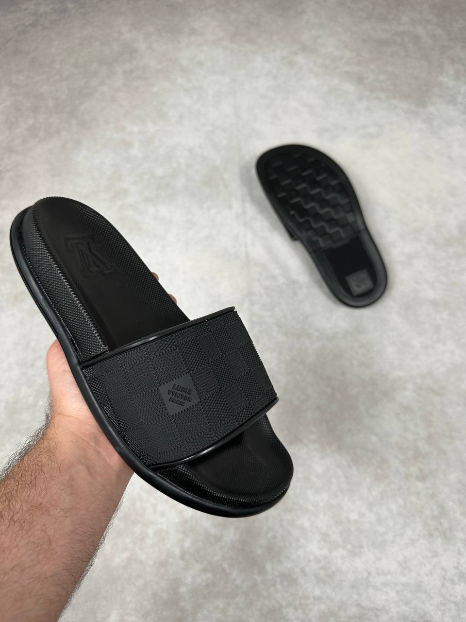 MENS LVE SLIDERS am0911