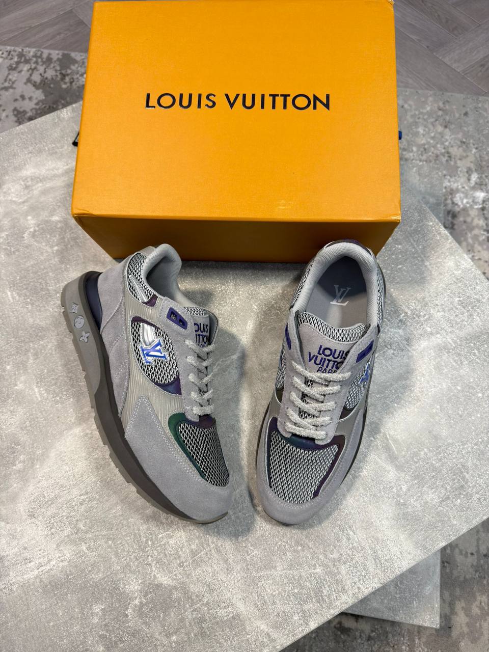 LV Sneakers   aj2808