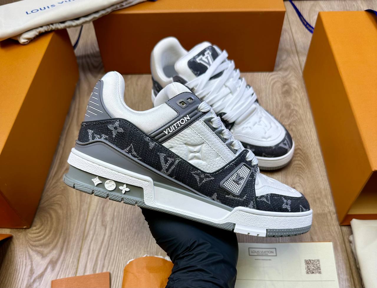 SUPERCLON QUALITY LV TRAINER SNEAKER SHOES to2808