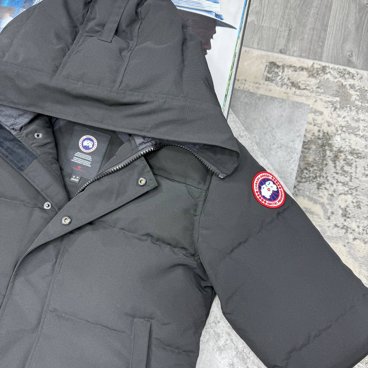 SUPER CLON WYNDHA PARKA WITH FUR WITH GHOST  AND RED BADGE WITH DUST BAG jay1409