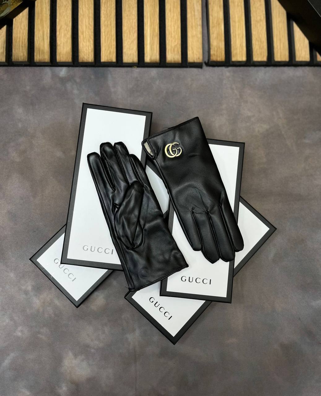LADIES GUCC GLOVES WITH BOX am2908