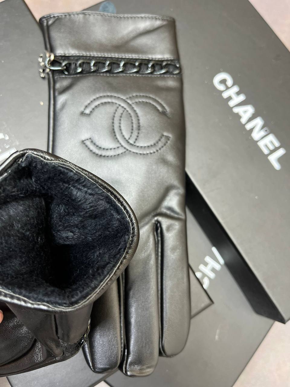 Chane LADIES GLOVES WITH BOX am2908