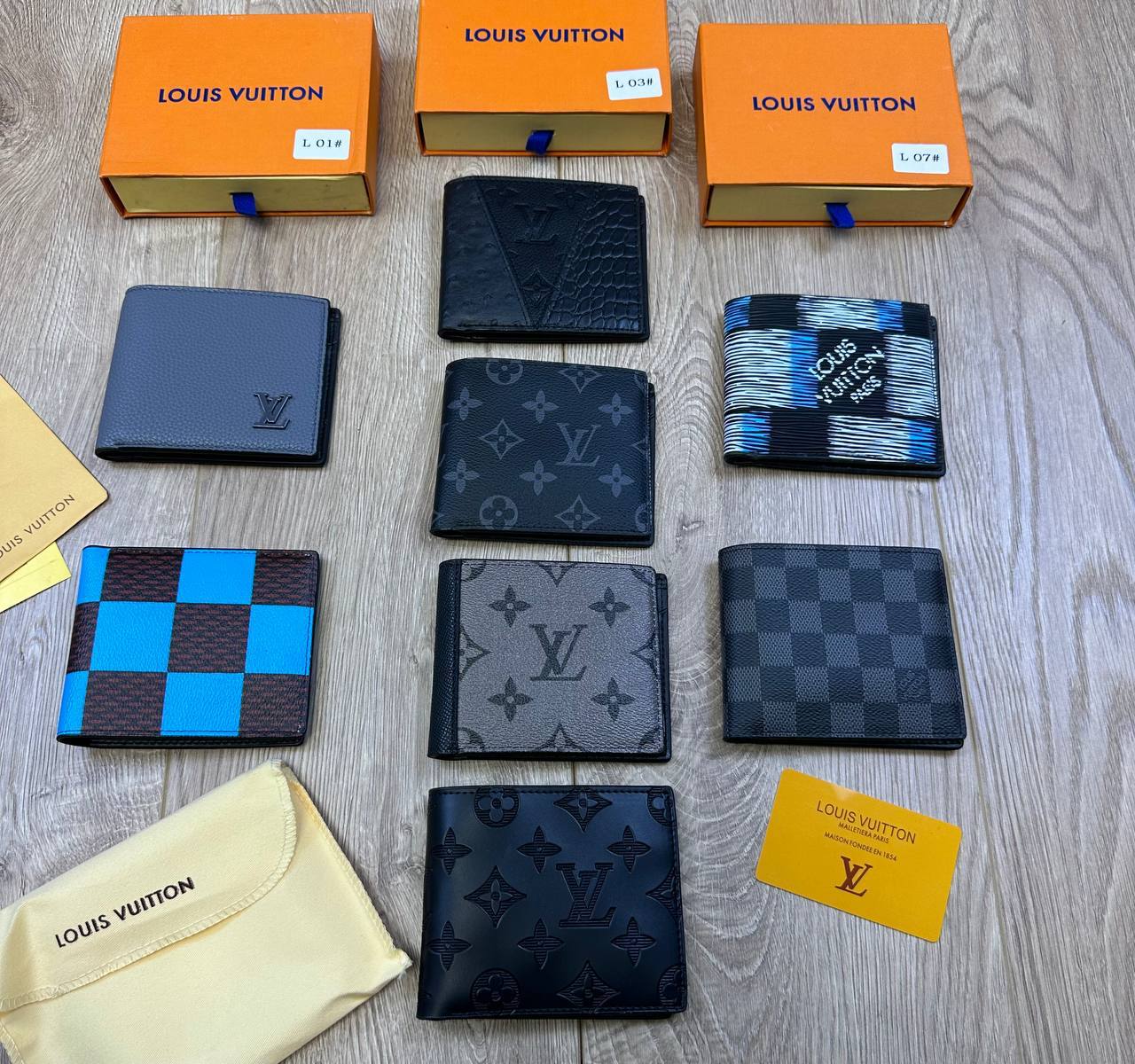 LV men’s Wallet Comes with boxes to0409