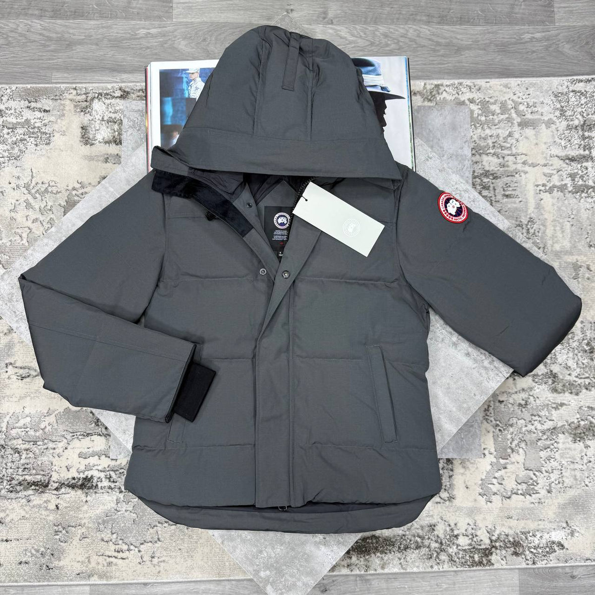 SUPER CLON WYNDHA PARKA WITH FUR WITH GHOST  AND RED BADGE WITH DUST BAG jay1409