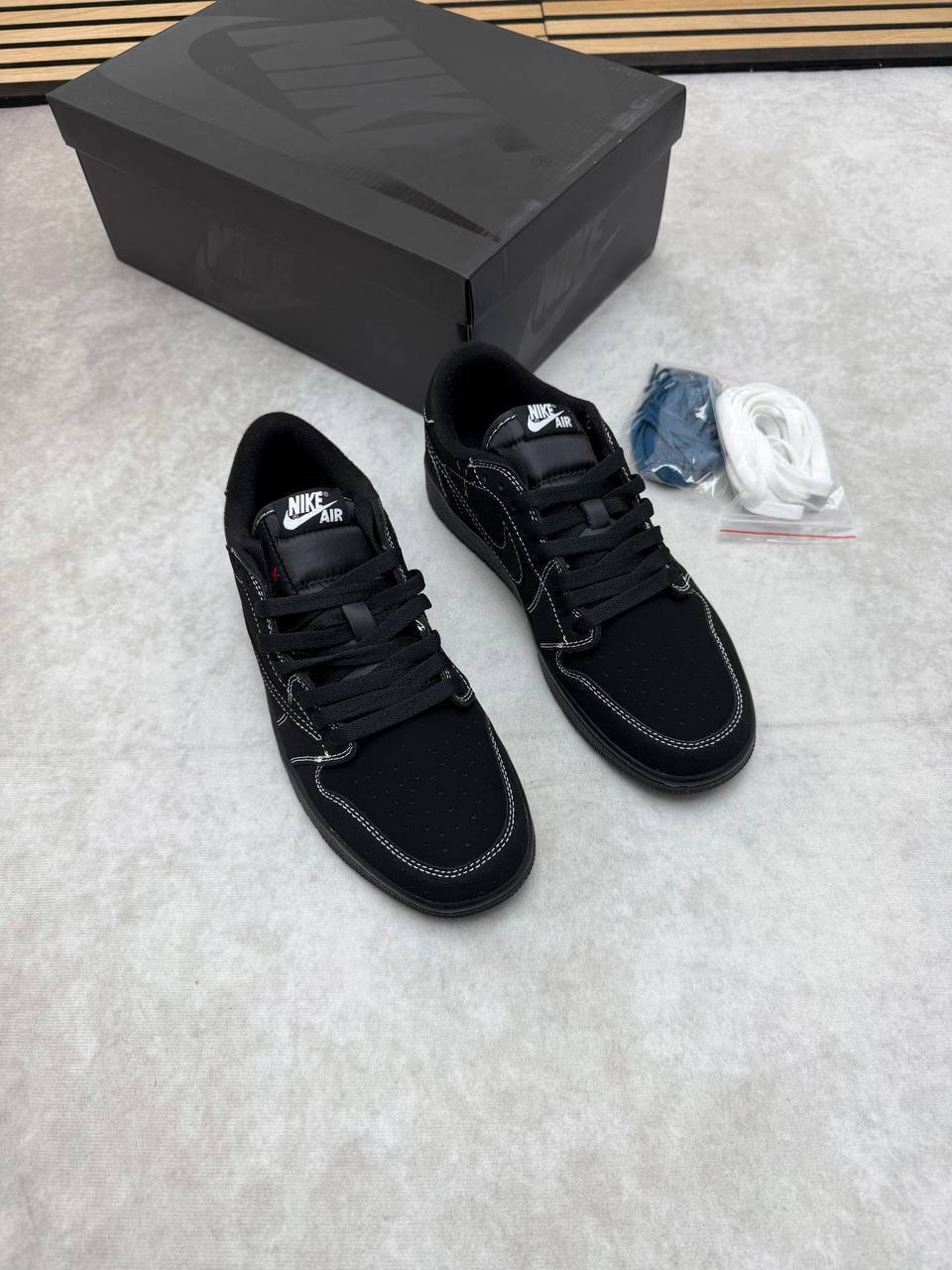 JORDA NIK TRAVIS COME WITH BOX ETC am0409
