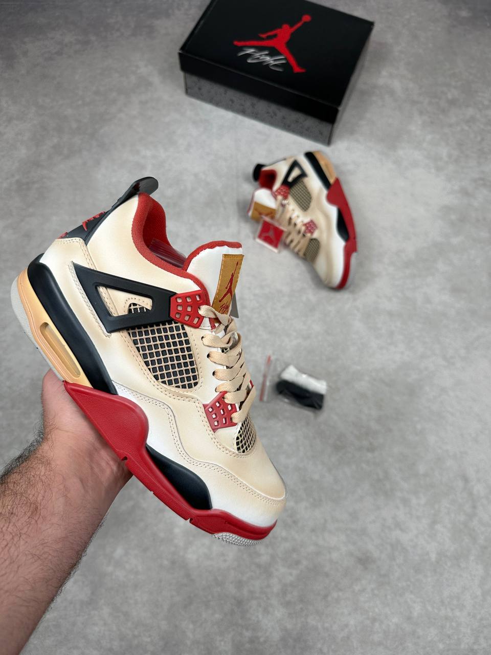 MENS NIKI JORDAN 4 COME WITH BOX ETC am1511