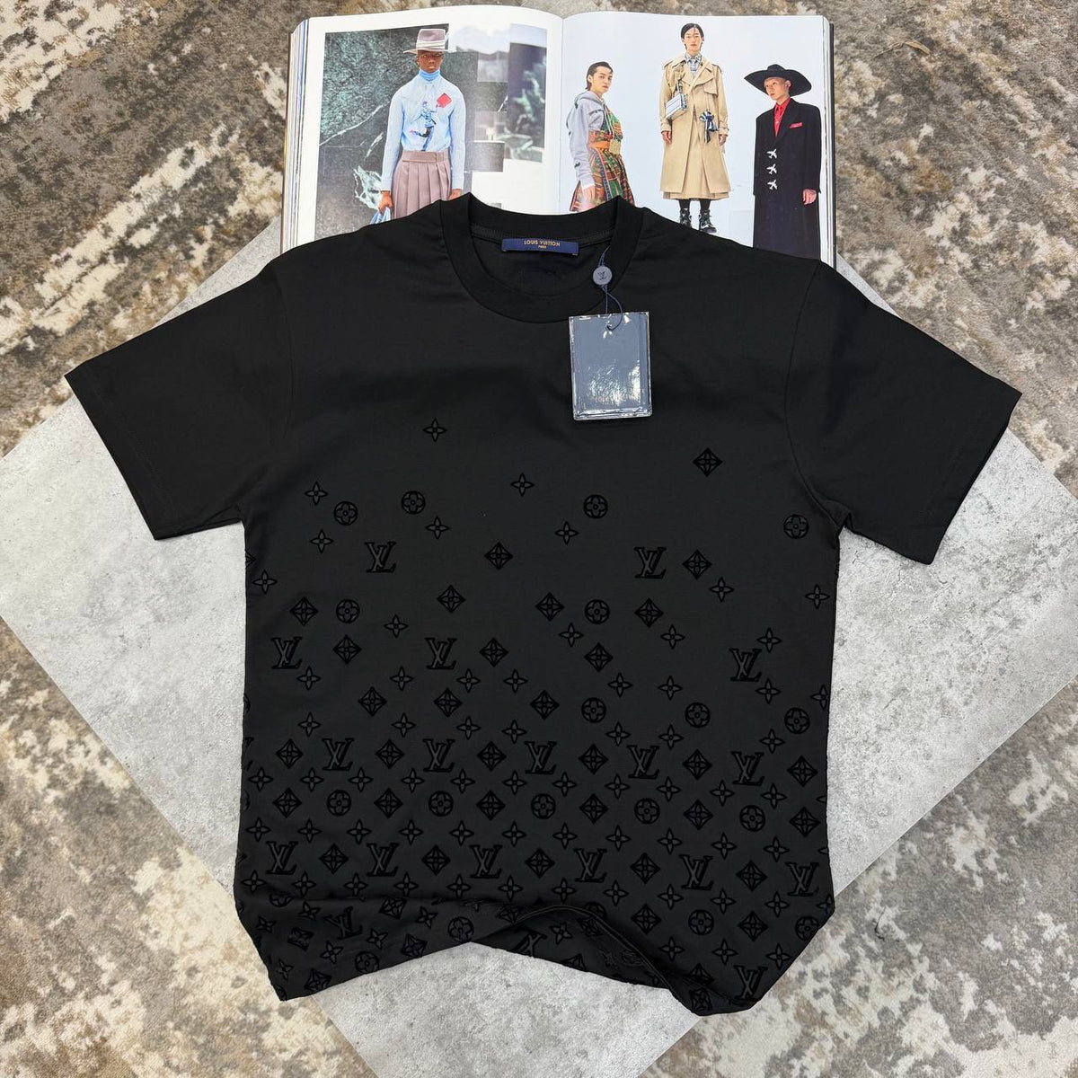 Superclon quality  Lv T-Shirt ha0509