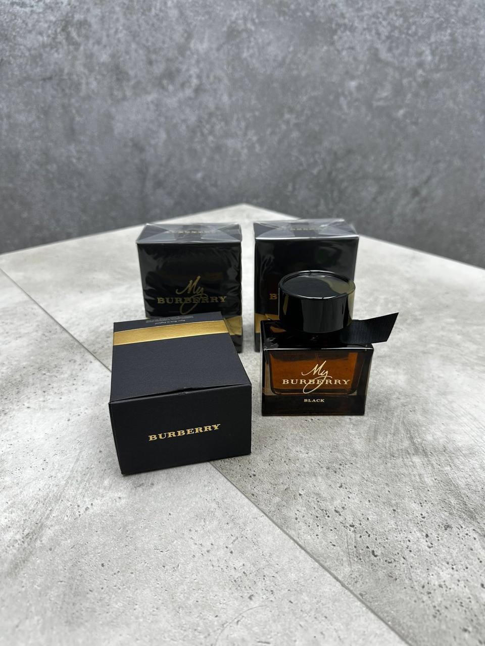 MY BURBER BLACK PERFEUME am0909