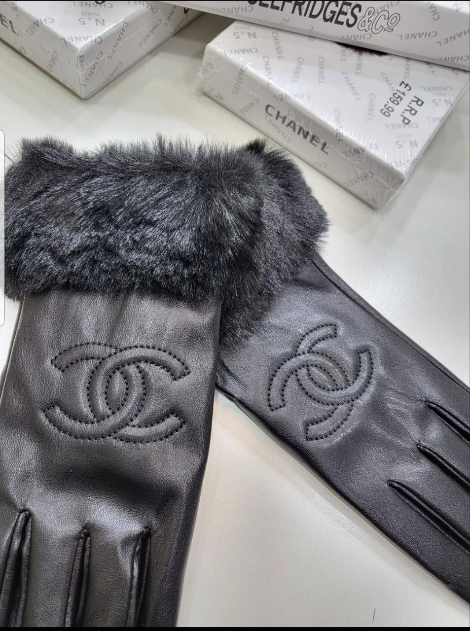 QUALITY CHANL WOMEN GLOVES WITH BOX  ak1009
