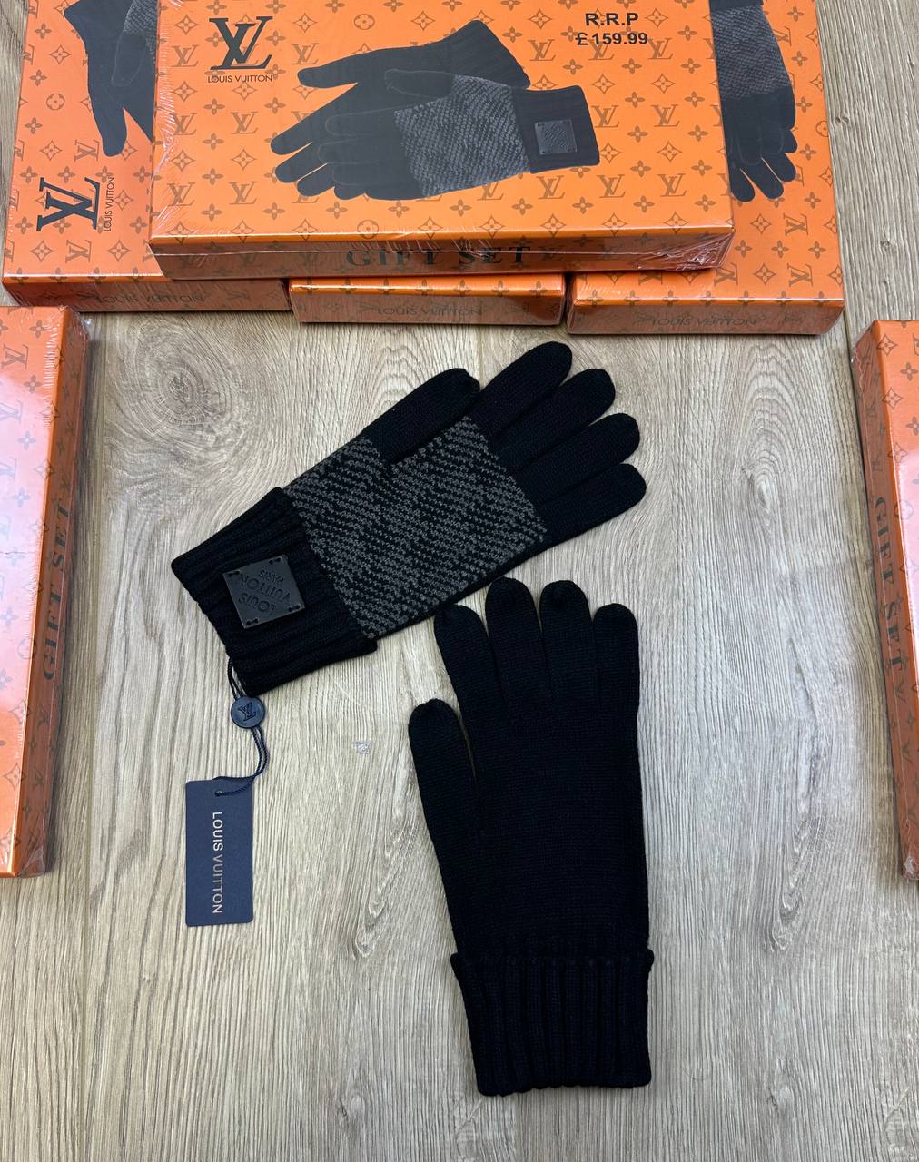 LV Gloves 🧤 to1209