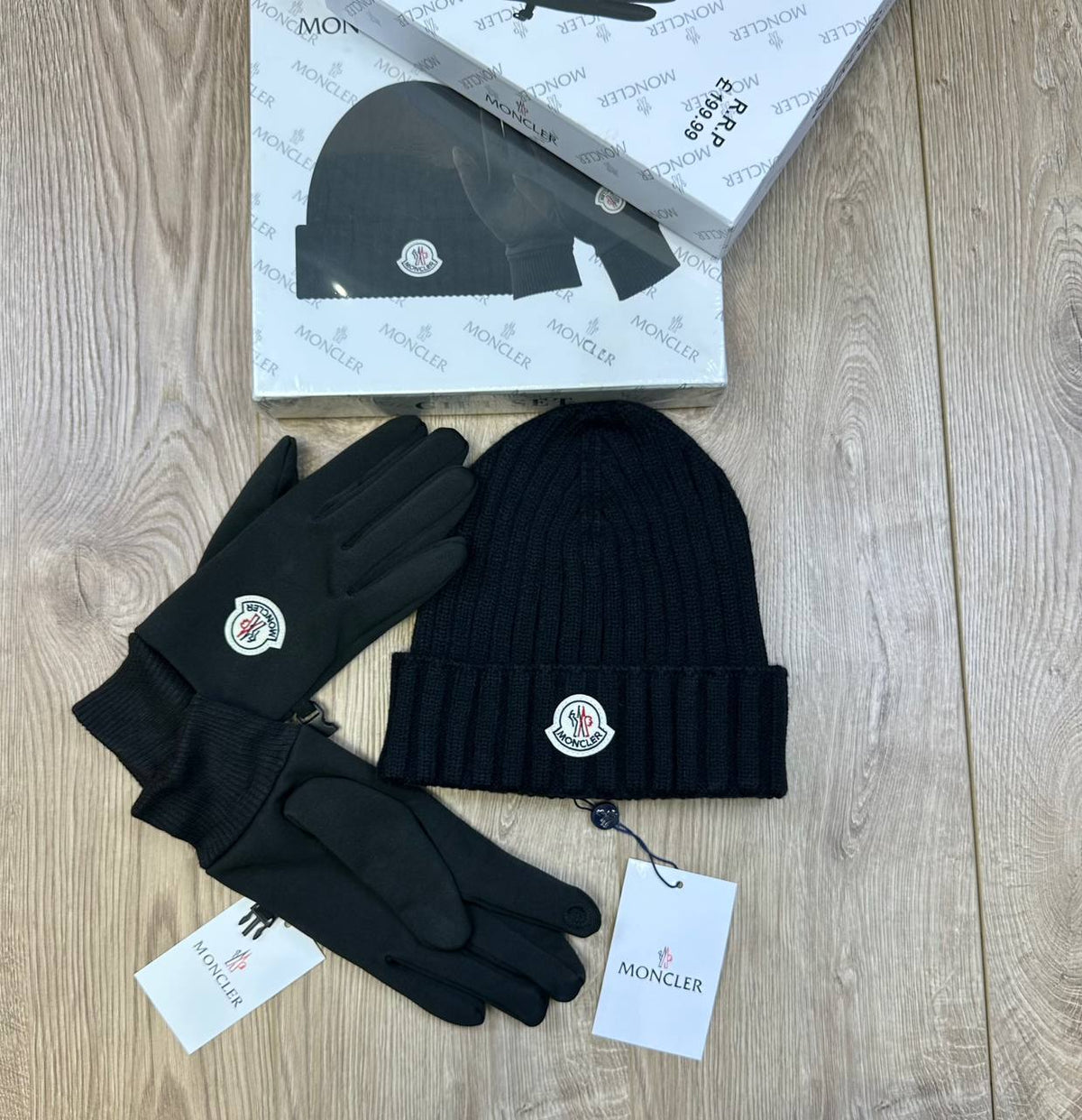 MONCLE HAD AND GlOVES 🧤 GIFT SET to1209