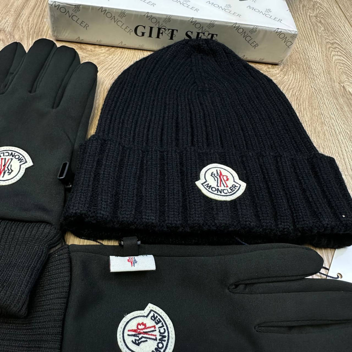 MONCLE HAD AND GlOVES 🧤 GIFT SET to1209