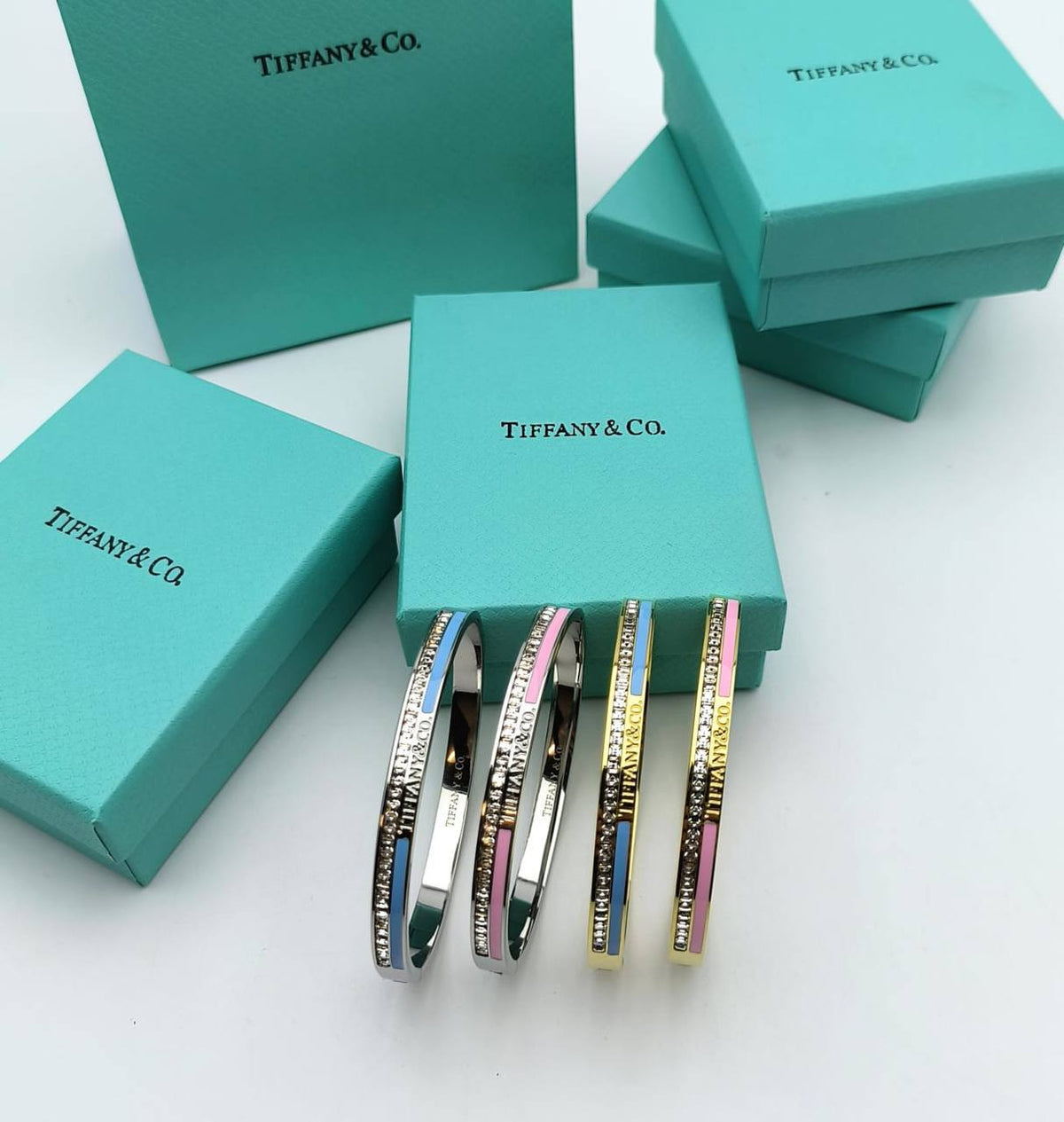 Tiffan braclet with box and carrier bag sa1509