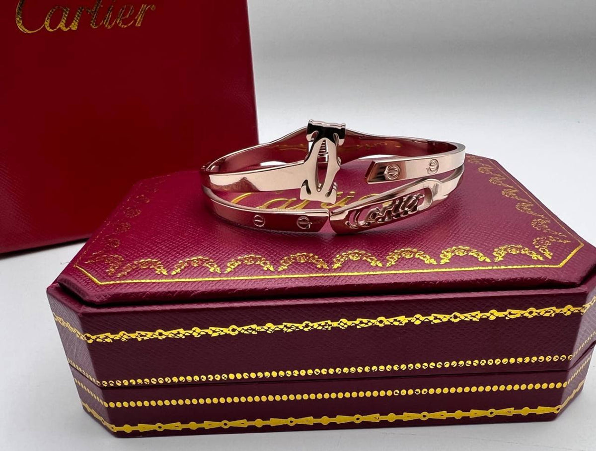 Cartie  braclet with box and carrier bag sa1509