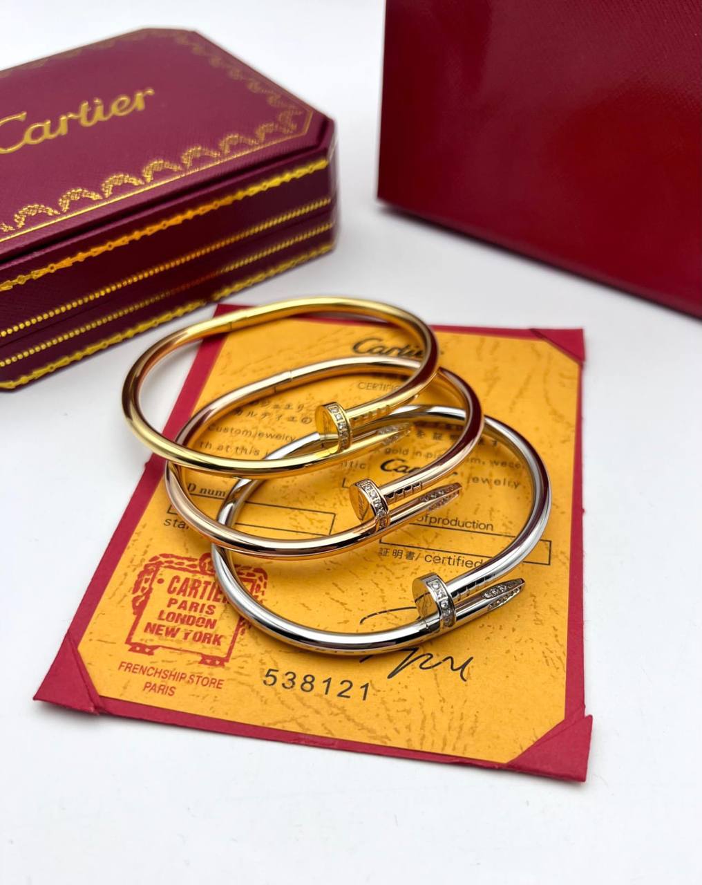 Cartie  braclet with box and carrier bag sa1509