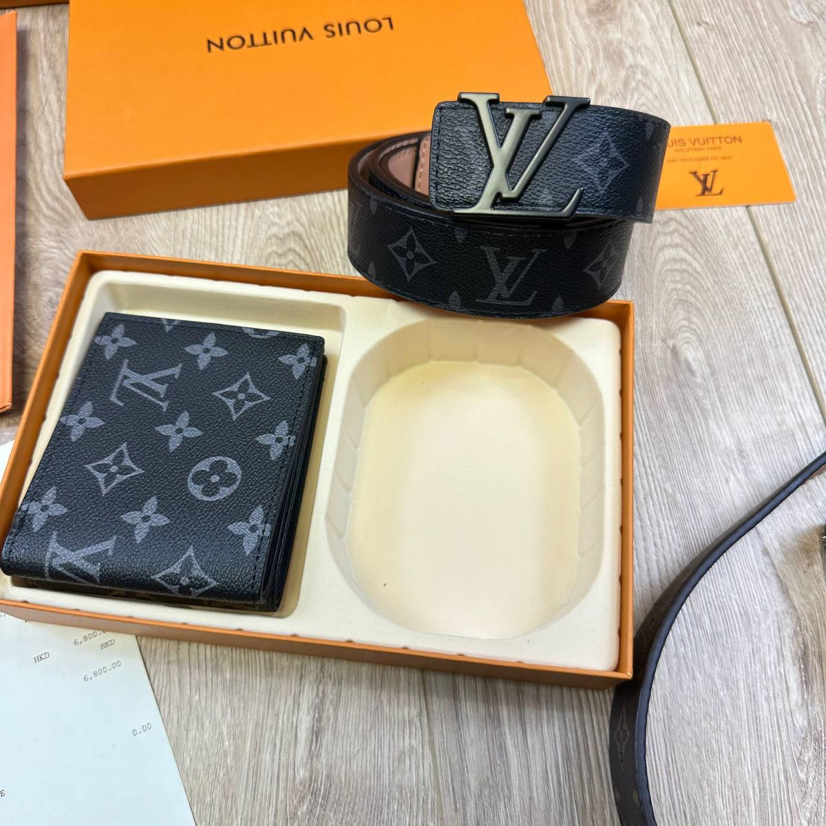 LV BELT AND WALLET SET COMES WITH BOX & PAPERWORK to1409