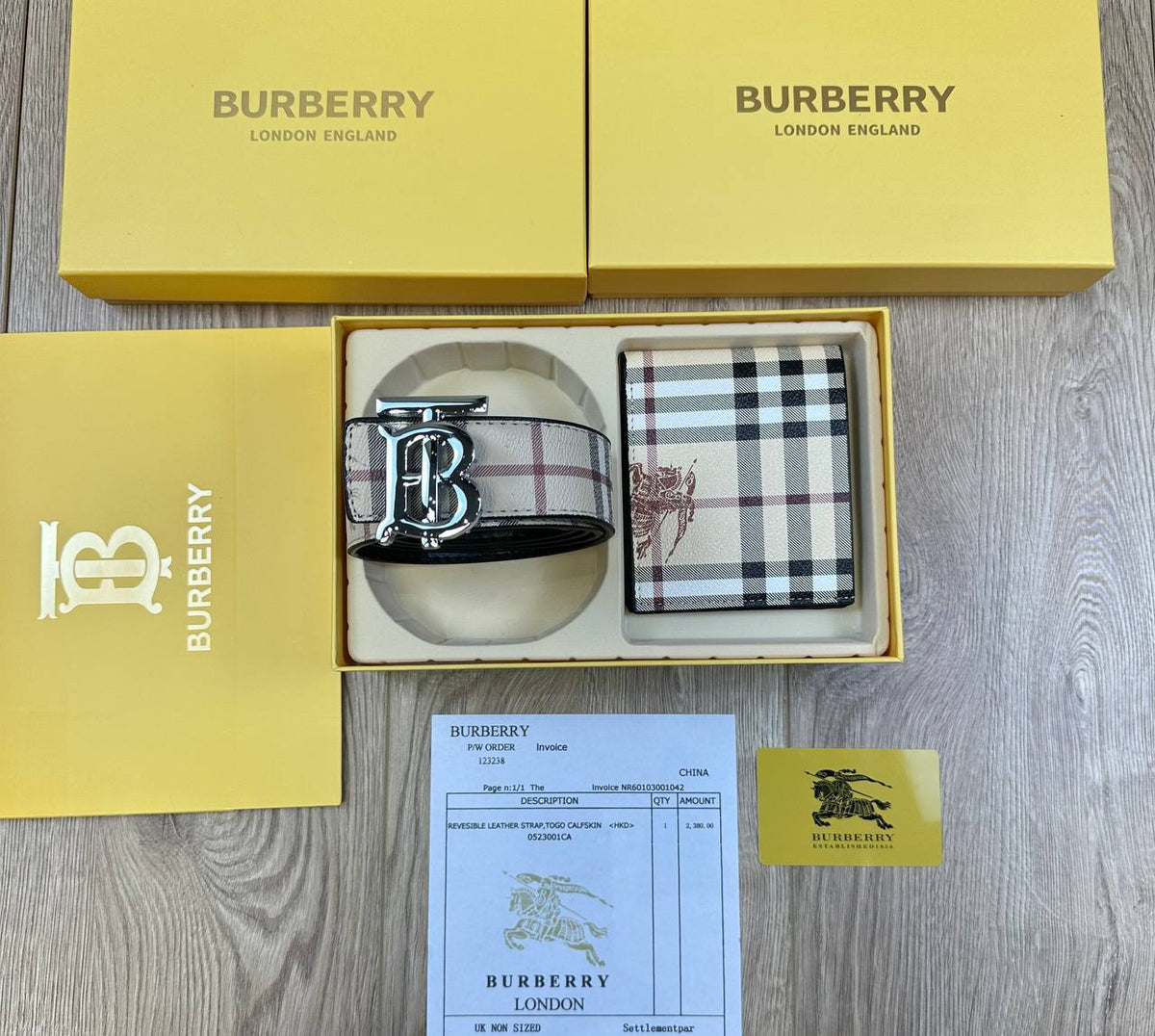 BURBERR BELT AND WALLET SET COMES WITH BOX & PAPERWORK to1409
