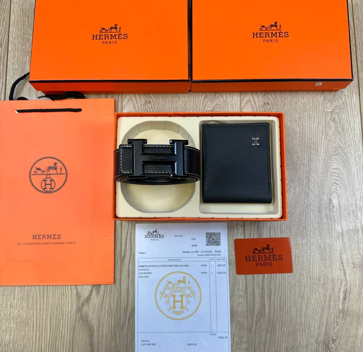 BURBERR BELT AND WALLET SET COMES WITH BOX & PAPERWORK to1409