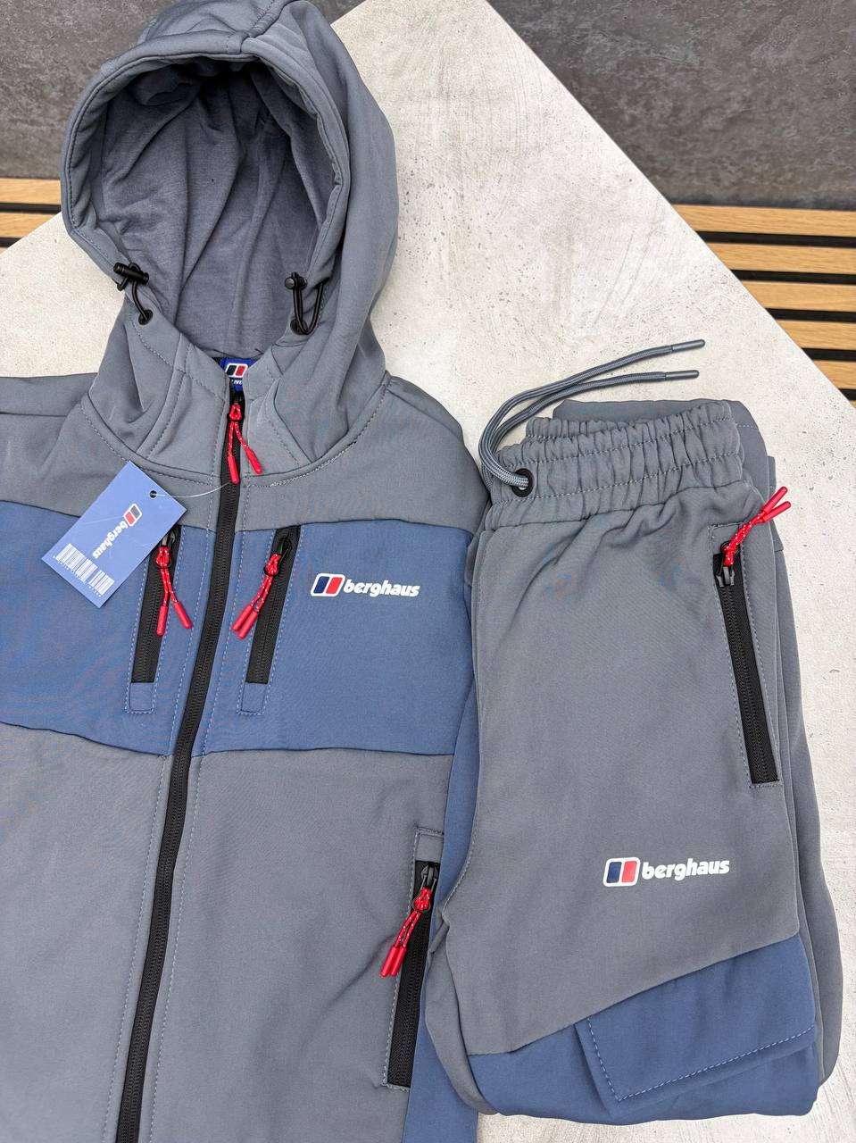 Berghau  NIK  TRACKSUITS am1809