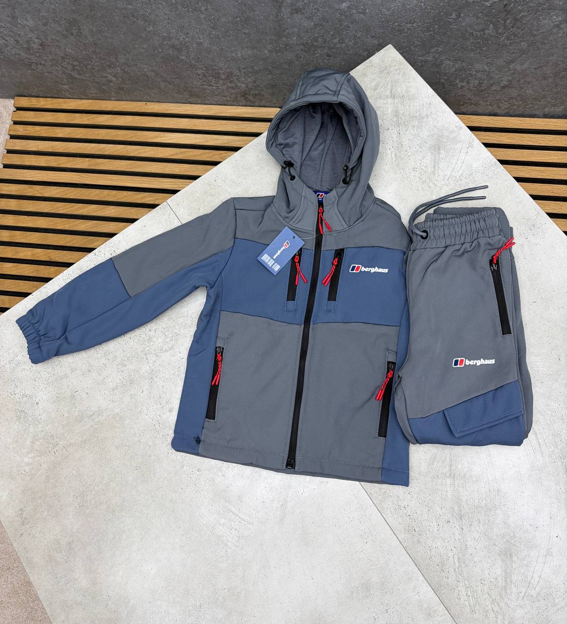 Berghau  NIK  TRACKSUITS am1809