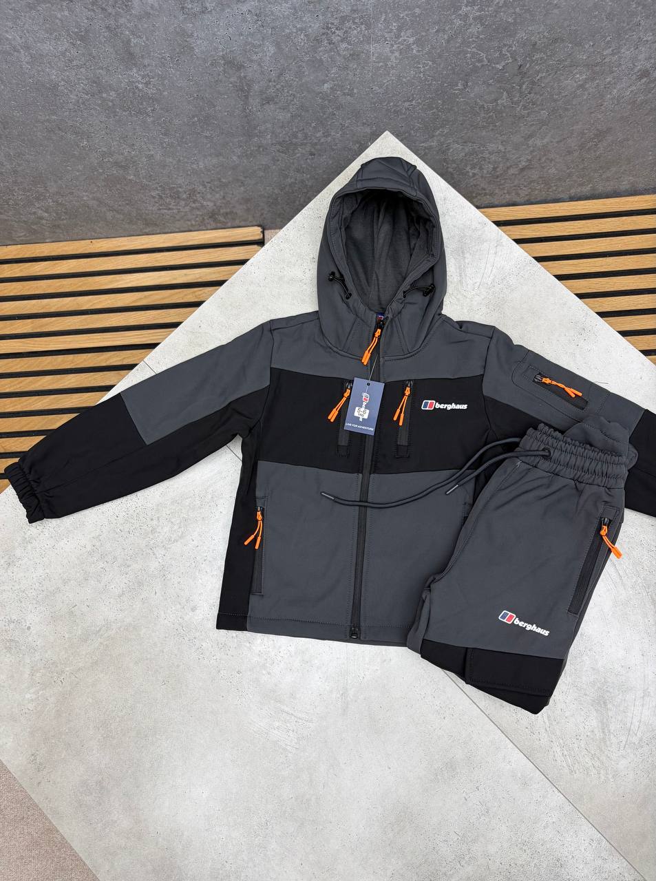 Berghau  NIK  TRACKSUITS am1809
