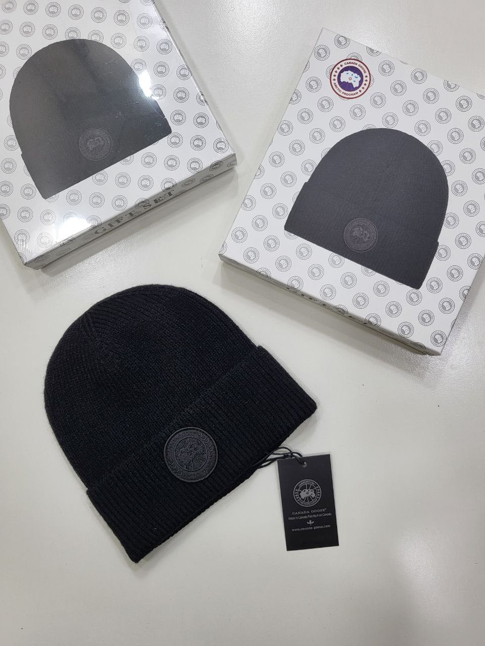 QUALITY CANAD GOOS BEANIE WITH BOX ak1609