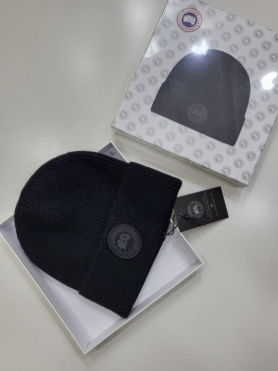 QUALITY CANAD GOOS BEANIE WITH BOX ak1609