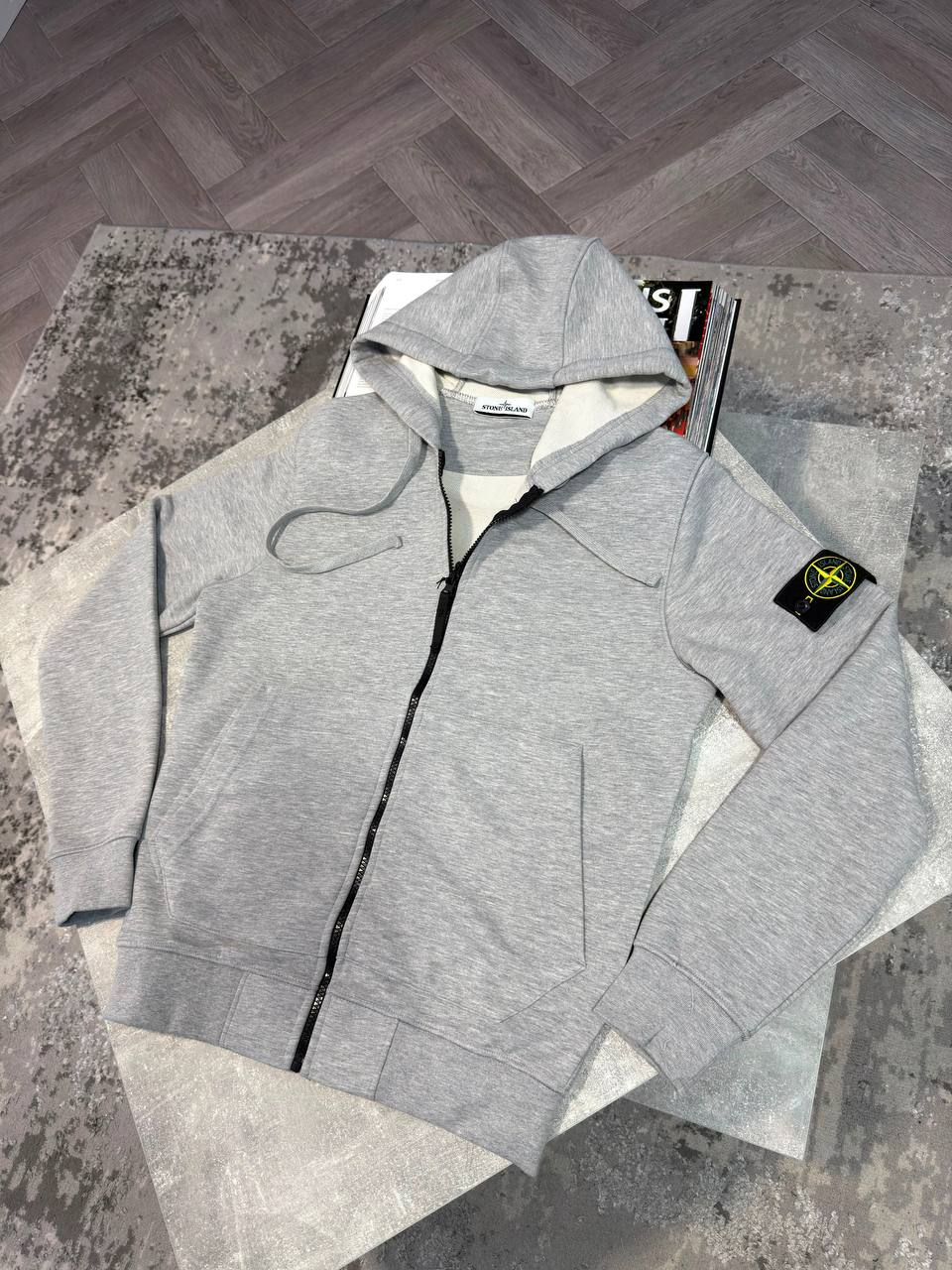 Ston Islan zip up hoodie  aj2009