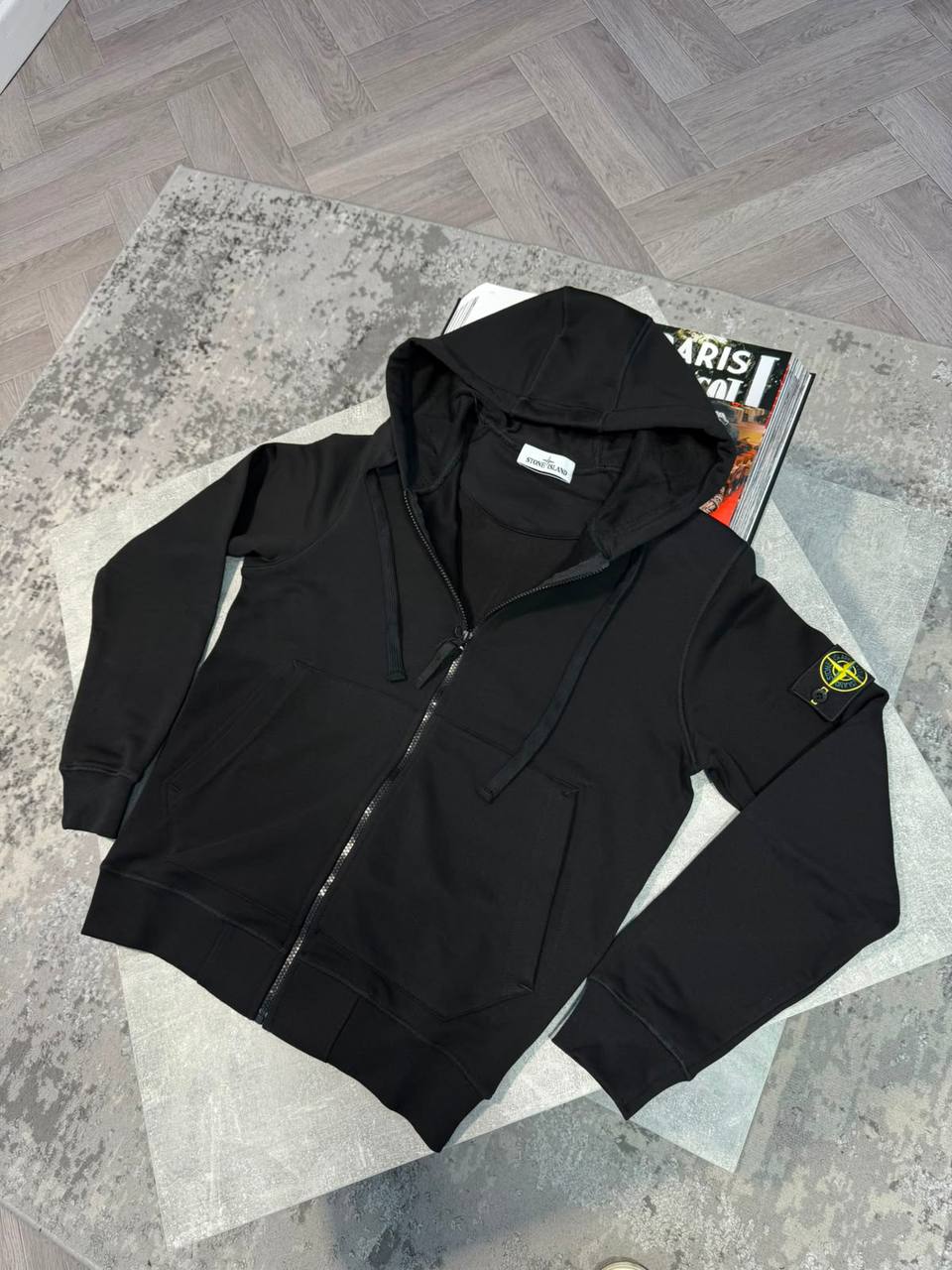 Ston Islan zip up hoodie  aj2009
