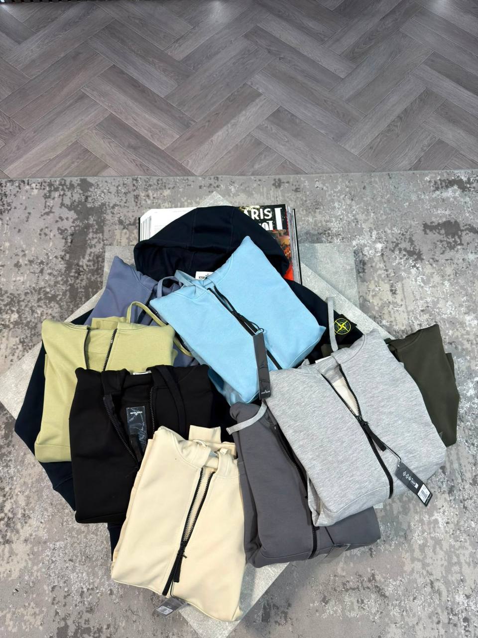 Ston Islan zip up hoodie  aj2009