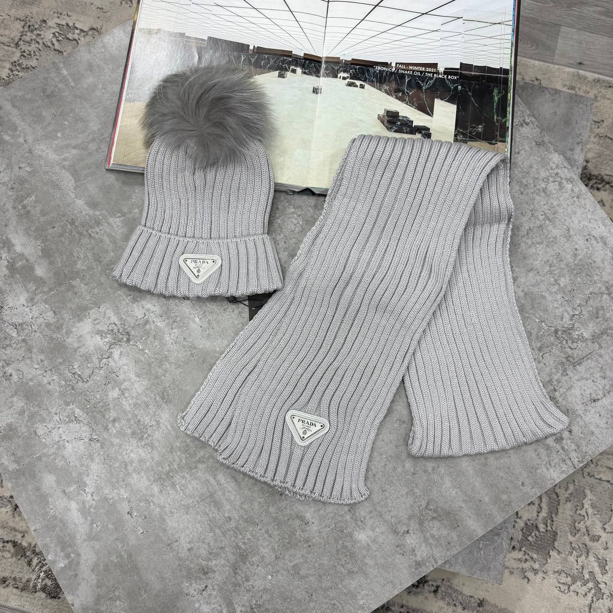 SUPER CLON PRAD HAT ND SCARF SET jay1609
