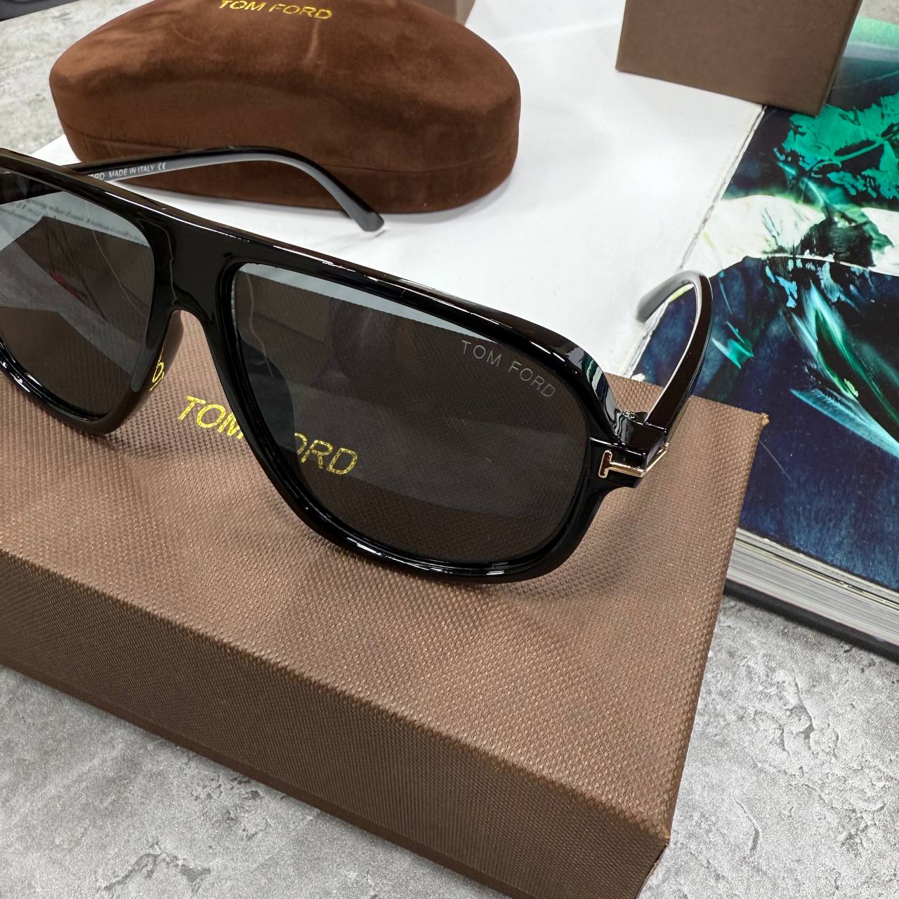 TOP QUALITY TOMFOR SUNGLASSES 🕶️ WITH FULL PACKAGING ETC jay2707