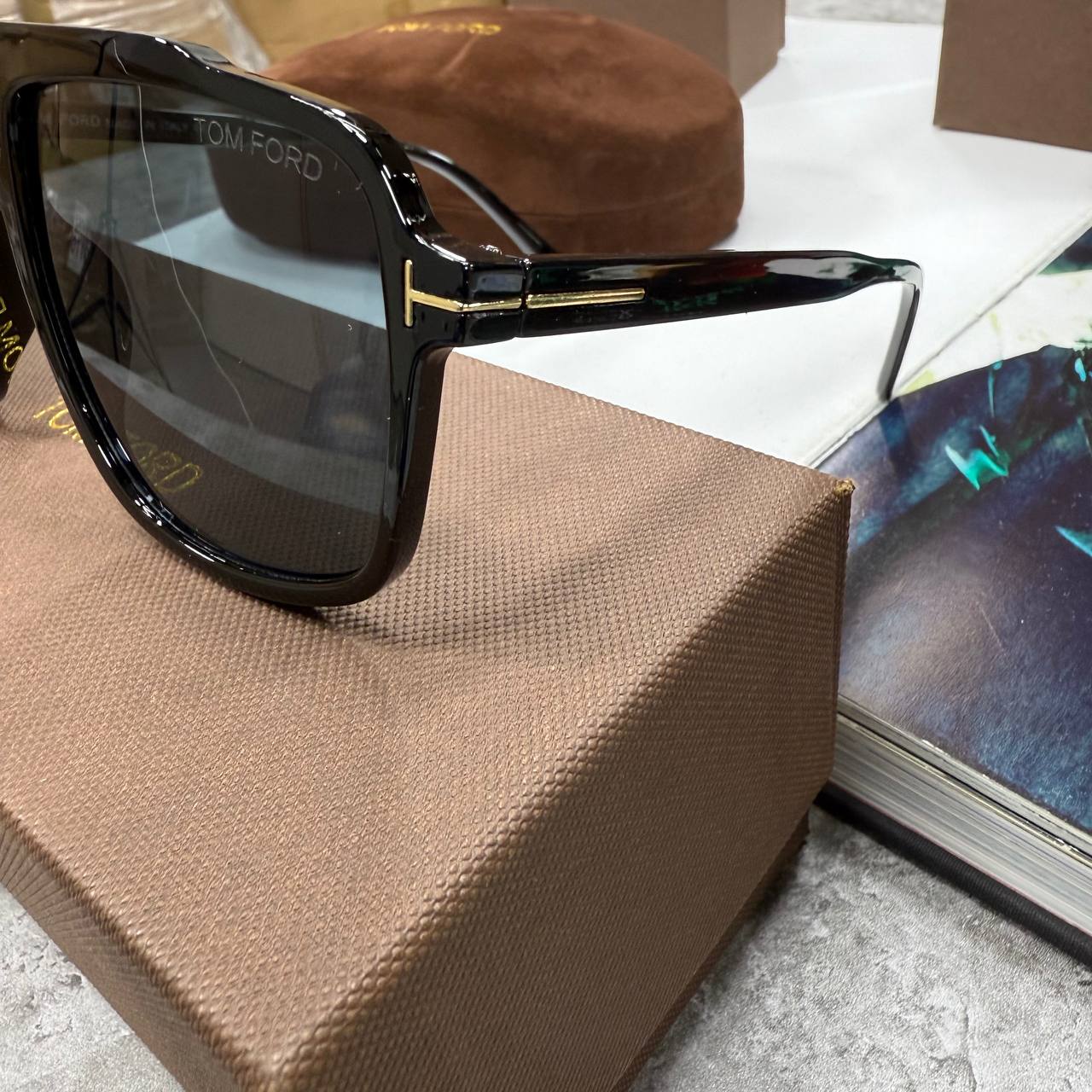 TOP QUALITY TOMFOR SUNGLASSES 🕶️ WITH FULL PACKAGING ETC jay2707