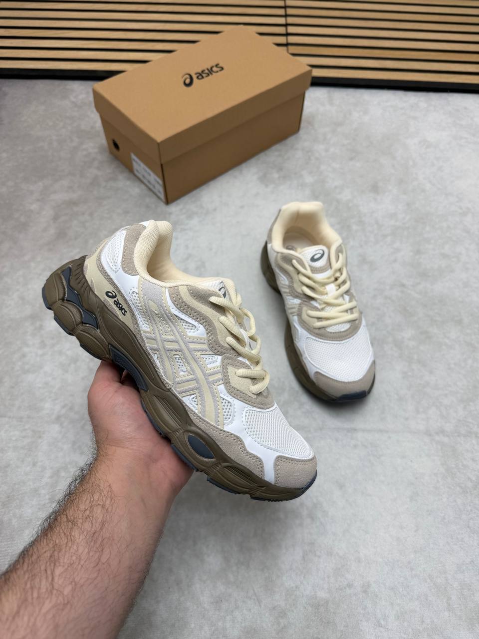 WOMENS ASIC COME WITH BOX am0904