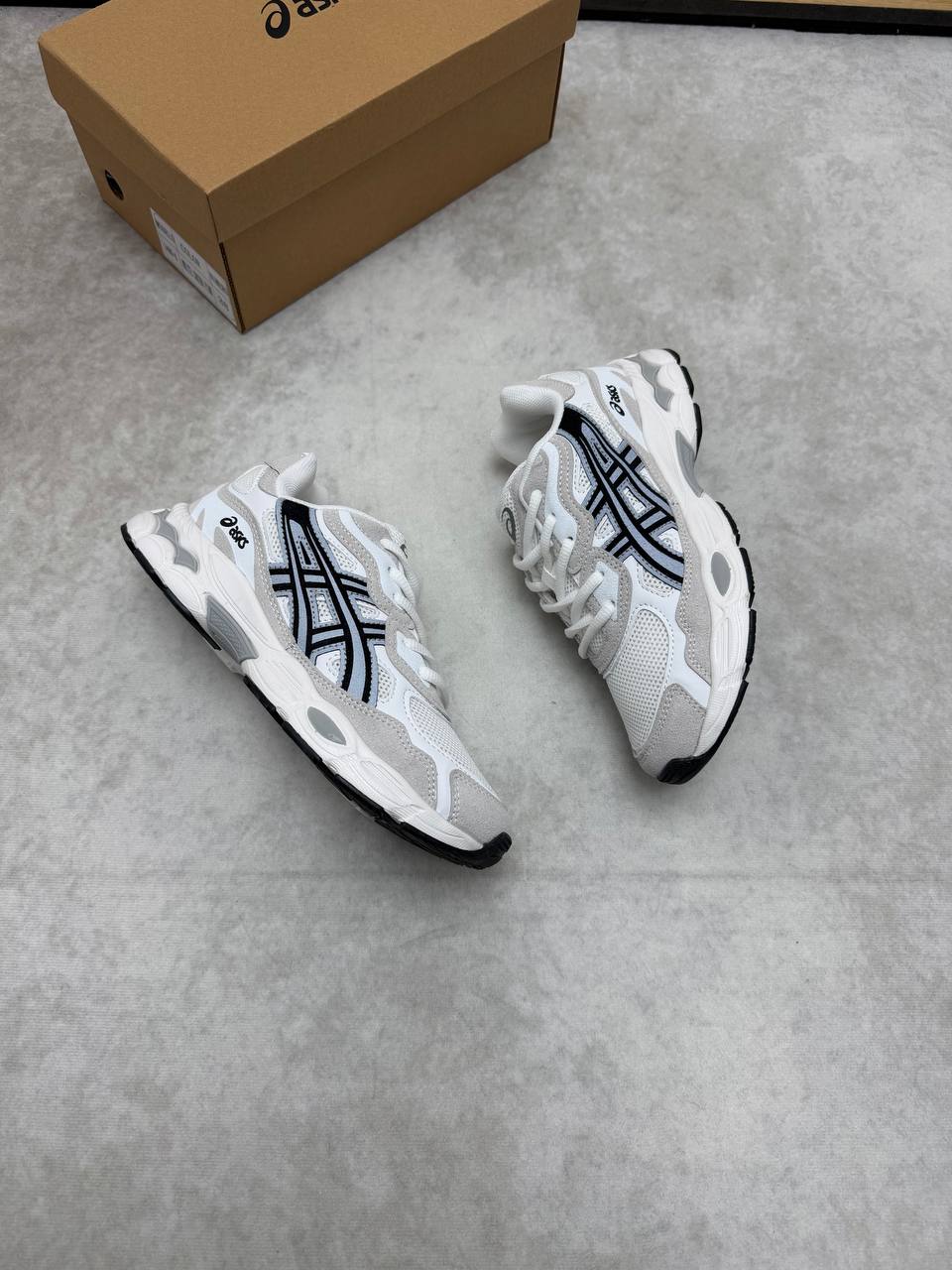 WOMENS ASIC COME WITH BOX am0904