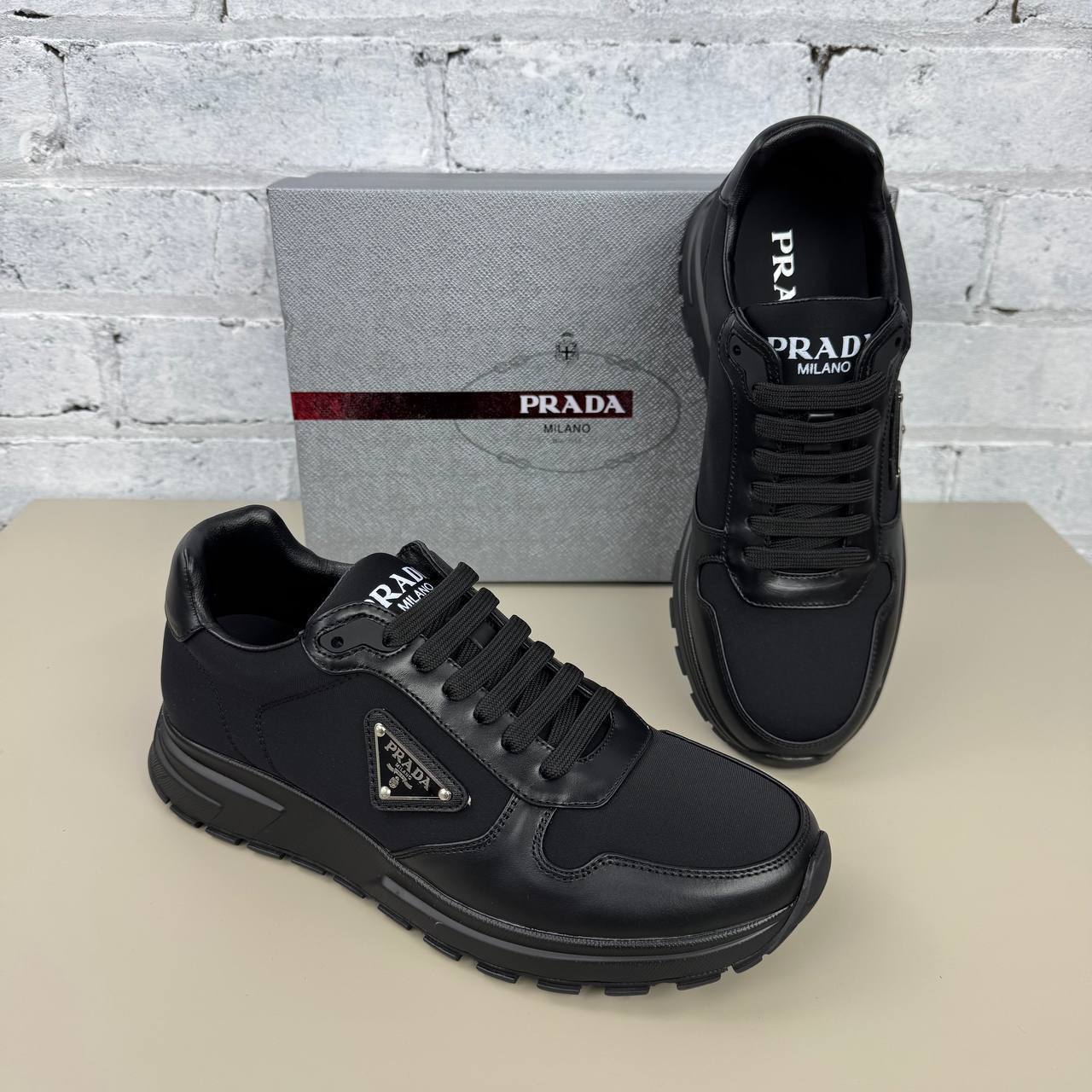 Prda trainer with box and carrier bag sa0109