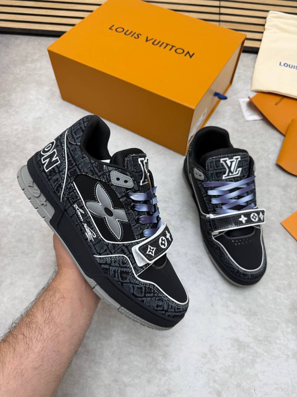SUPER CLON LV TRAINERS COME WITH BOX ETC am2006