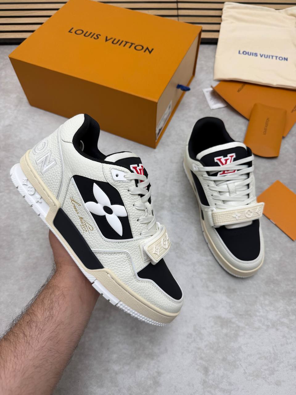 SUPER CLON LV TRAINERS COME WITH BOX ETC am2006