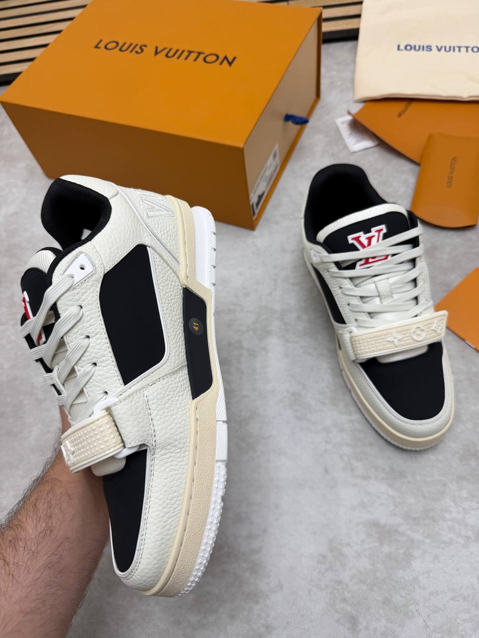 SUPER CLON LV TRAINERS COME WITH BOX ETC am2006