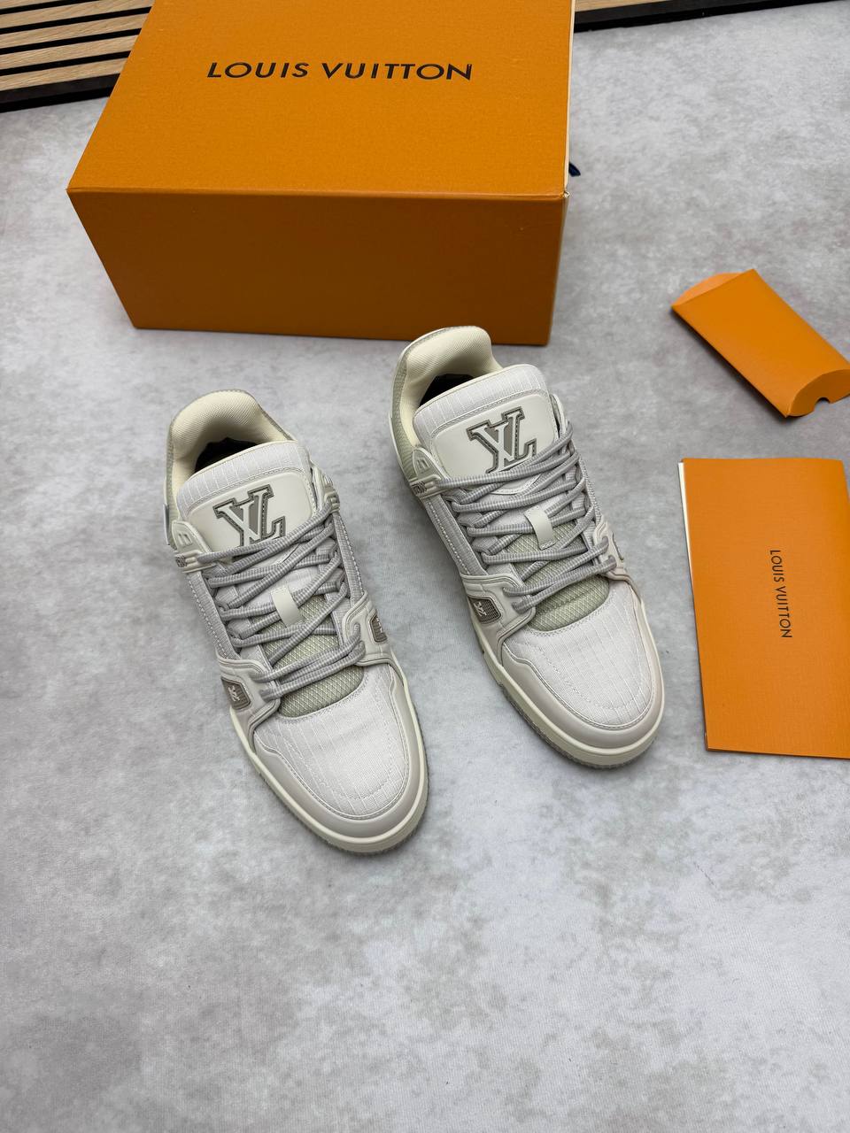 SUPER CLON LV TRAINERS COME WITH BOX ETC am2006