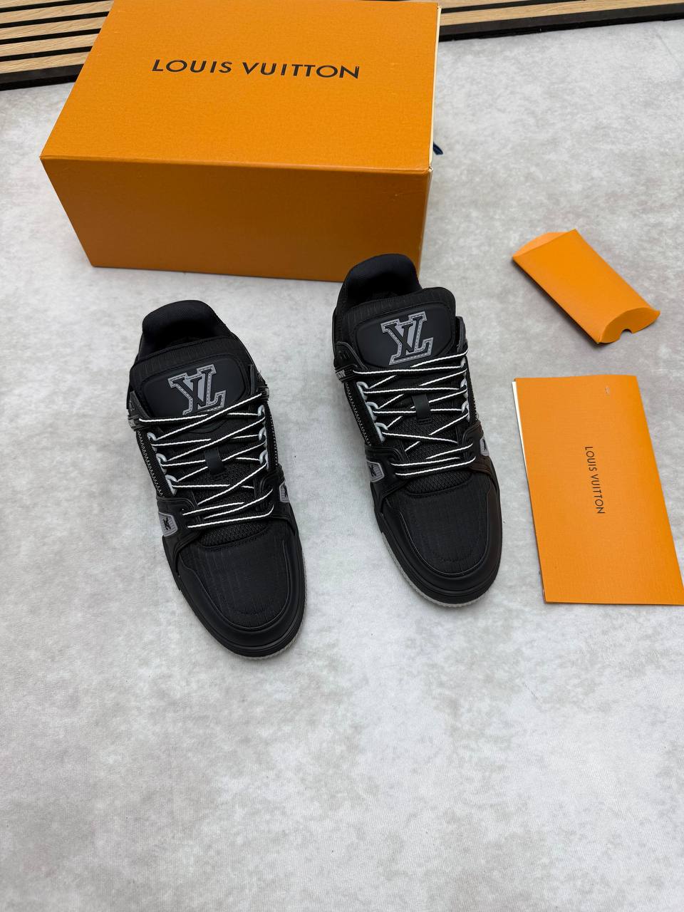 SUPER CLON LV TRAINERS COME WITH BOX ETC am2006