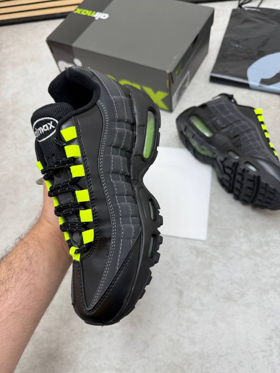 NIK AIR MAX 95 COME WITH BOX ETC am2006