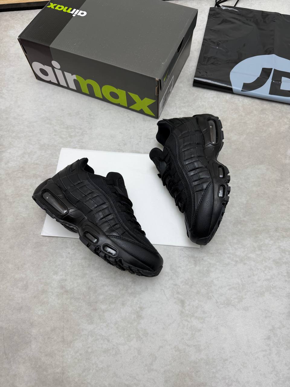 NIK AIR MAX 95 COME WITH BOX ETC am2006