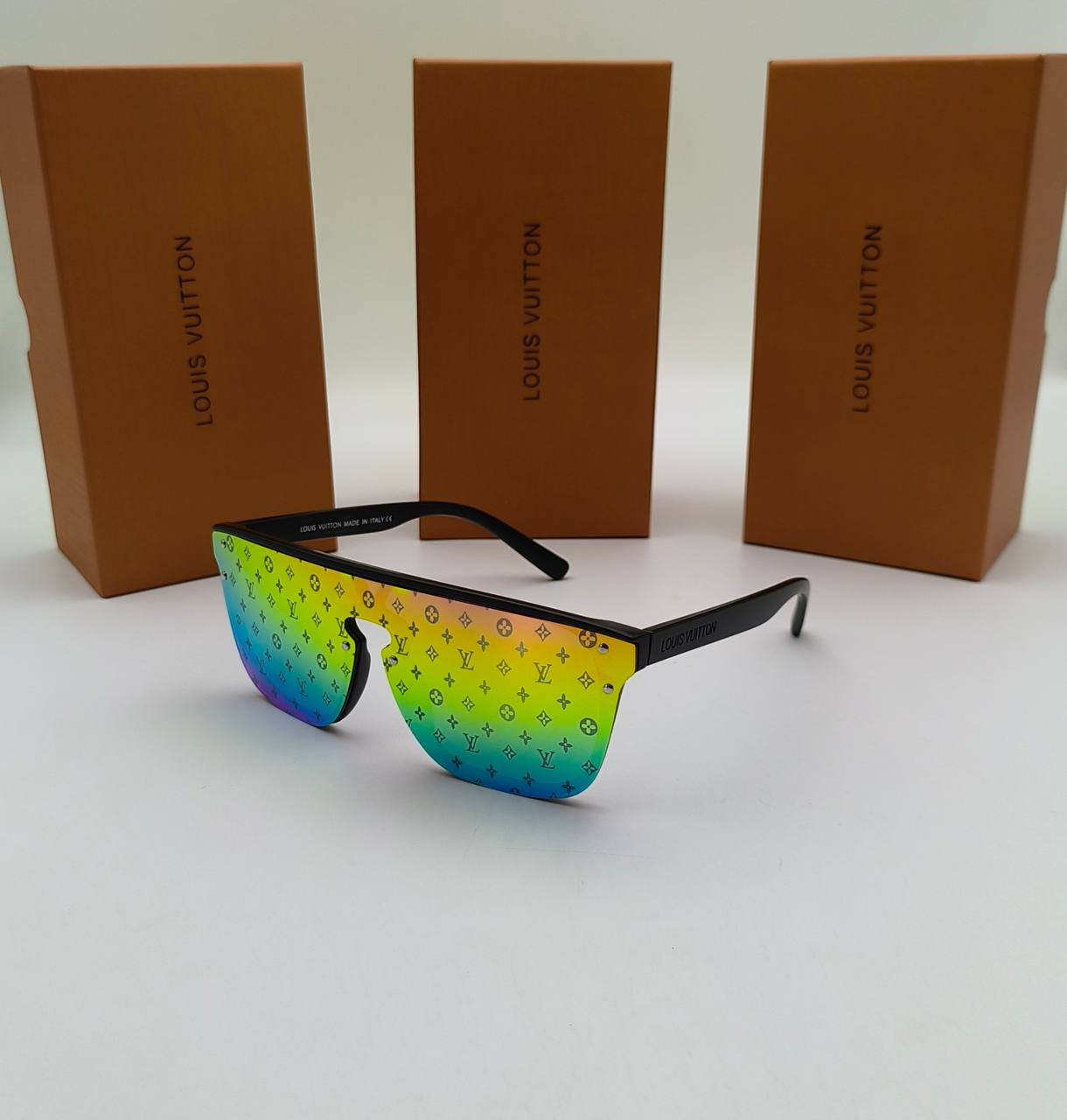 LV SUNGLASSES COME WITH BOX ETC am2106