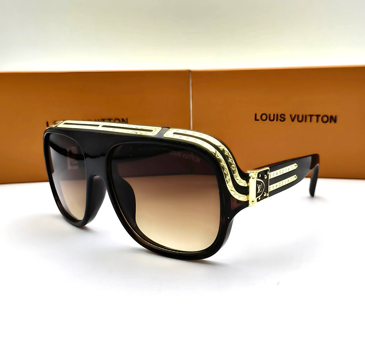 LV SUNGLASSES COME WITH BOX ETC am2106