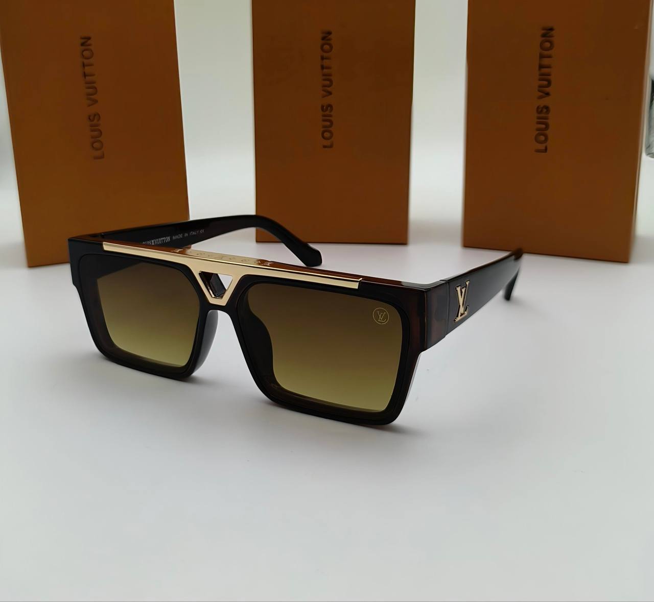 LV SUNGLASSES COME WITH BOX ETC am2106