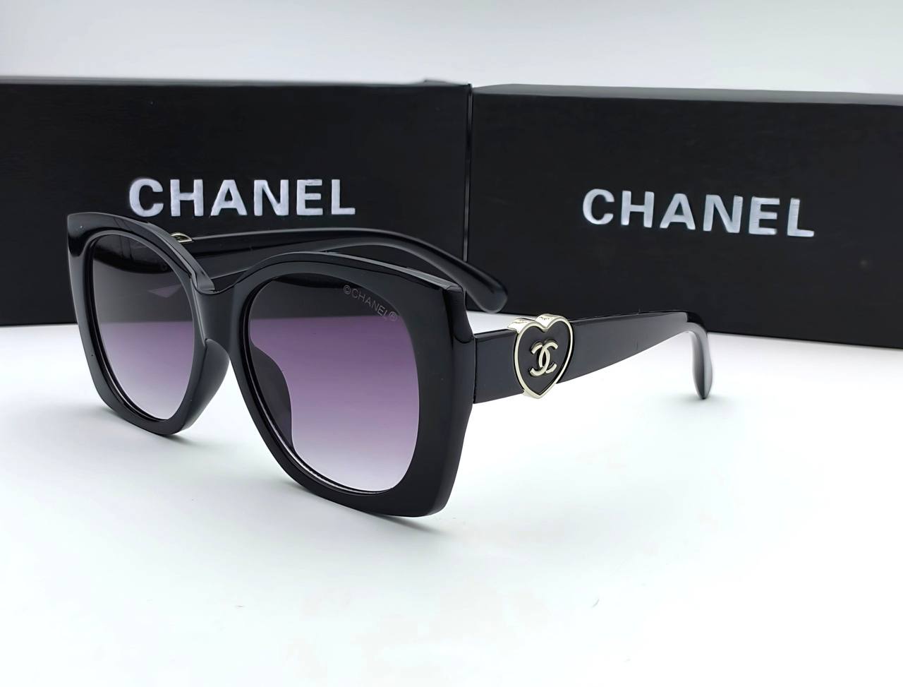 CHANE  SUNGLASSES COME WITH BOX ETC am2106